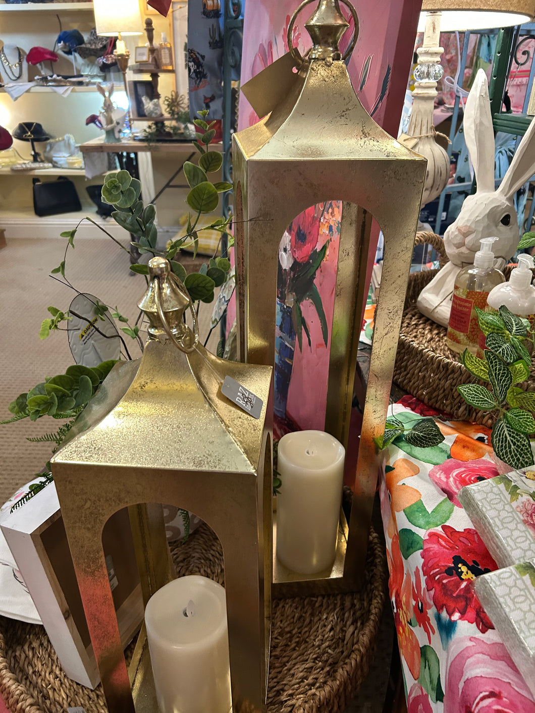 Gold Lanterns - Bowen