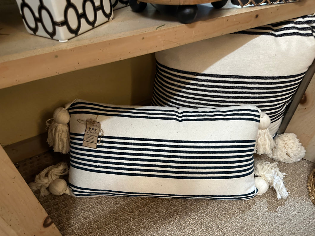 Throw Pillows - Moore